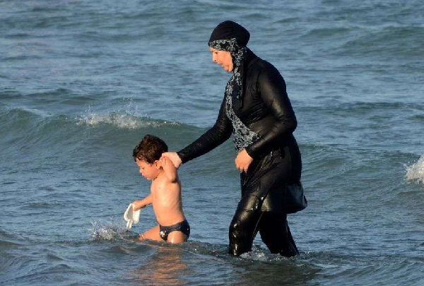 public://field/image/20160906_burkini.png