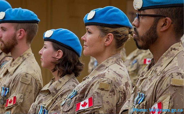 public://field/image/20220325_casques_bleus_1.png