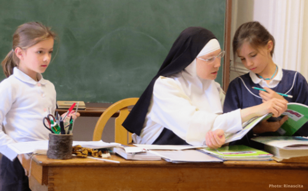20220608_enseignante_religieuse_1.png