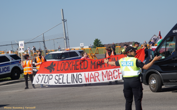 public://field/image/20230607_manif_anti_lockheed_1.png