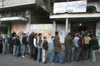 /sites/default/files/archives/images/photos_international/Gaza_queue_boulangerie.jpg