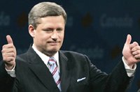 /sites/default/files/archives/images/photos_politique/Harper_pouces.jpg