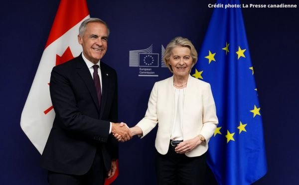 Mark Carney avec Ursula von der Leyen, présidente du Parlement européen.