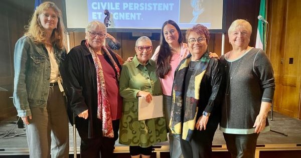 Les femmes indépendantistes persistent et signent