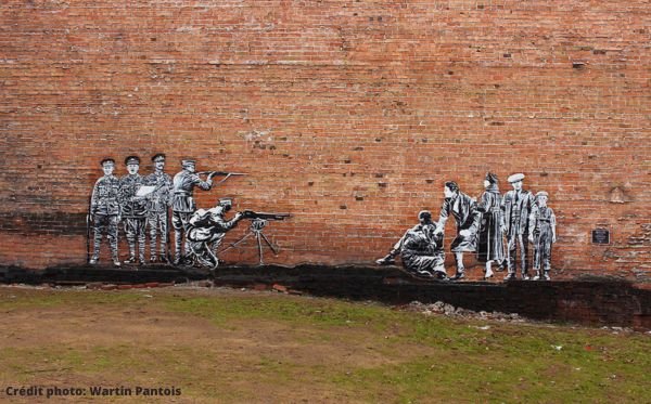 Œuvre de Wartin Pantois. QUÉBEC 1918 : LE CENTENAIRE DES ÉMEUTES CONTRE LA CONSCRIPTION Peinture sur papier marouflé sur mur, Saint-Roch, Québec, Canada, 2018